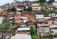 Número de pessoas mortas sobe e chega a quase 50 após fortes chuvas em MG