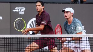Rio Open: Com emoção, João Fonseca e Marcelo Melo vencem e vão à final