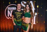 Famosos chegam à Sapucaí para 3ª noite de desfiles no Rio; confira