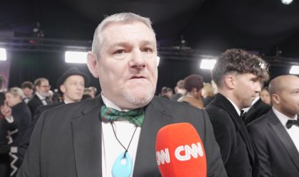 John Davidson, tem síndrome de tourette