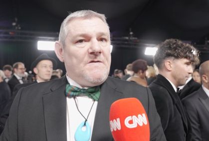 O que é a síndrome de Tourette? Entenda a condição de convidado do Bafta