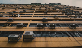 Por que prédios e condomínios proíbem instalação de ar-condicionado