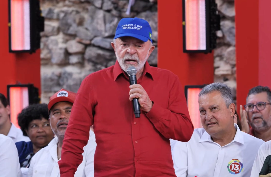 Imagem de destaque do post: Lula diz que política “apodreceu” e cobra PT no aniversário do partido