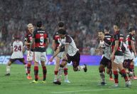 Flamengo sofre gols do Lanús na prorrogação e perde o título da Recopa