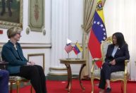 Delcy Rodríguez se reúne com enviada dos Estados Unidos na Venezuela