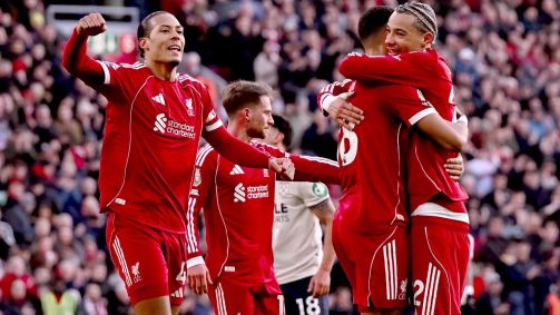 A vitória do Liverpool deixa o time empatado em pontos com o Manchester United