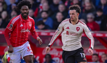 Em jogo morno, Liverpool vence Nottingham Forest no fim e encosta no G4