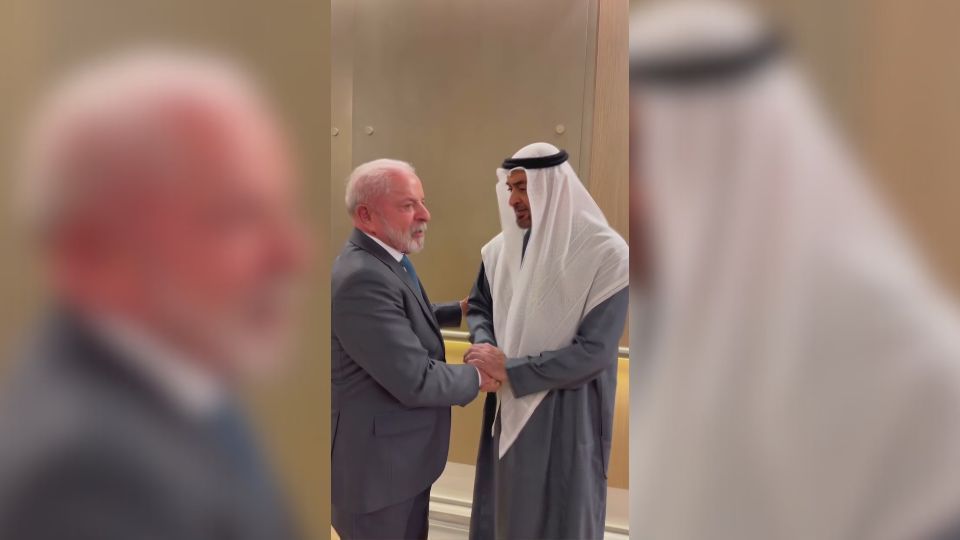Lula encontra o presidente dos Emirados Árabes Unidos em Abu Dhabi