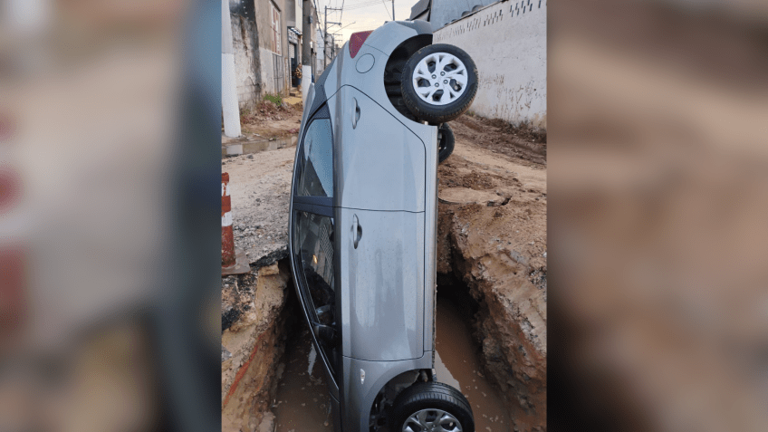 Carro já foi retirado pela empresa proprietária • Prefeitura de Diadema