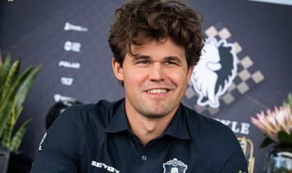 Carlsen é o primeiro campeão mundial oficial de xadrez freestyle