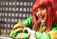 Em sua estreia, Pâmela Philigret leva essência de Rita Lee à Sapucaí