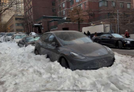 Neve não derrete e se transforma em hóspede indesejado em Nova York