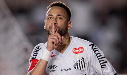 Neymar provoca torcida do Vasco após gol