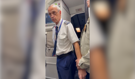 Veja momento em que piloto da Latam é preso dentro de avião em SP