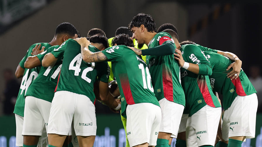 Palmeiras para duelo contra o Fluminense