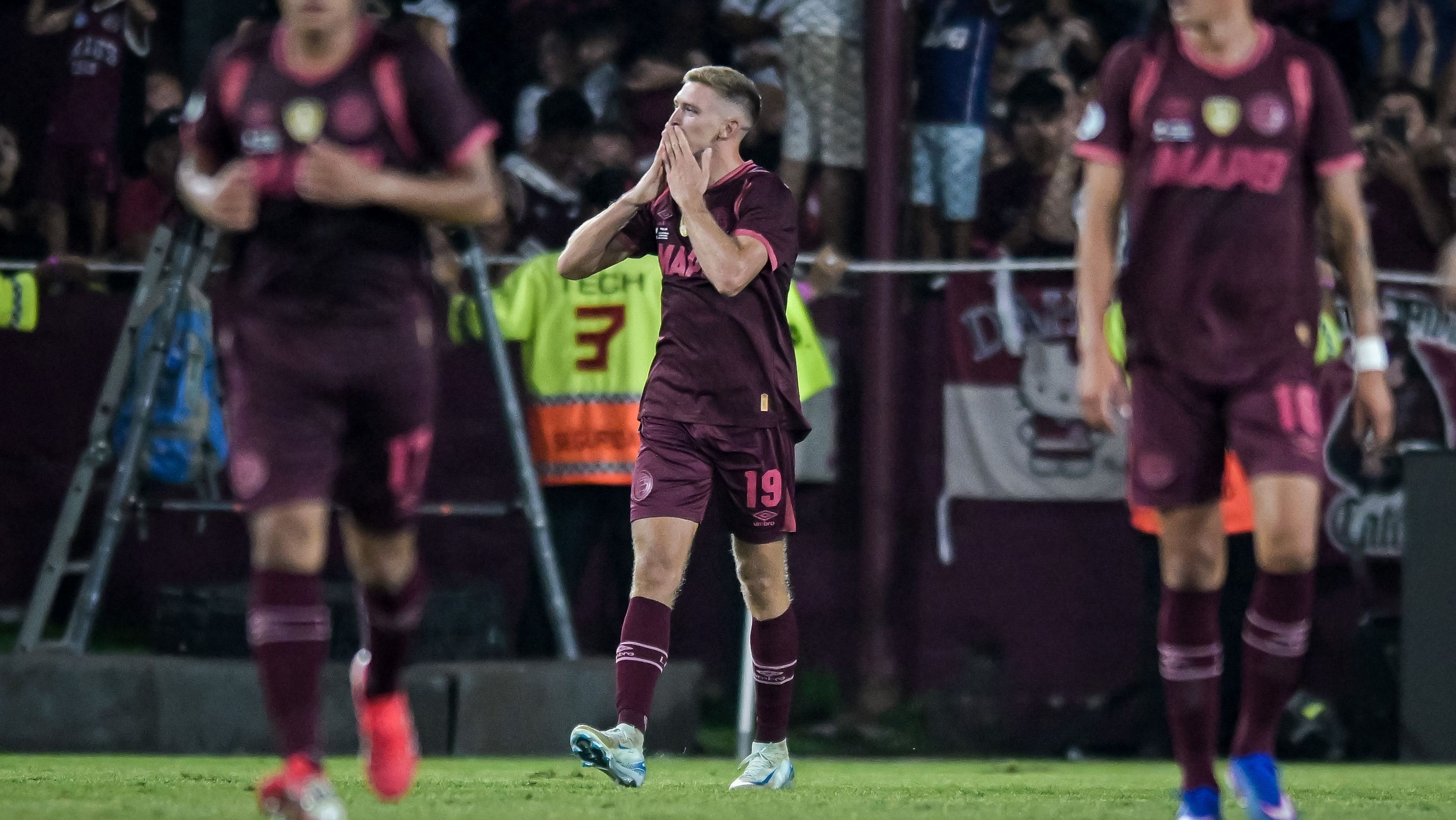 Rodrigo Castillo marcou o gol da vitória do Lanús sobre o Flamengo