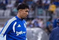 Cruzeiro oficializa saída de volante para clube europeu; saiba detalhes