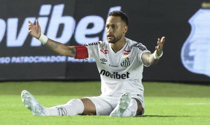Neymar teve "treta" com Thiago Mendes durante partida entre Santos e Vasco