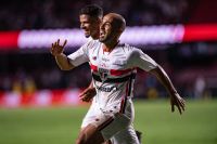Brasileirão: São Paulo vence Grêmio com facilidade e assume a liderança