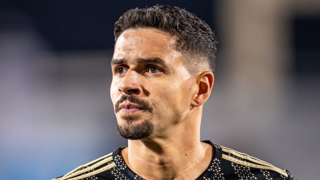 Lucas Veríssimo é jogador do Al-Wakrah, do Catar