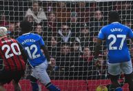 Xhaka volta, e Sunderland encerra série negativa em empate com Bournemouth