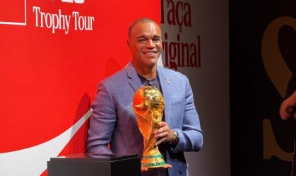 Denilson exalta união do grupo do Penta e destaca "objetivo coletivo"