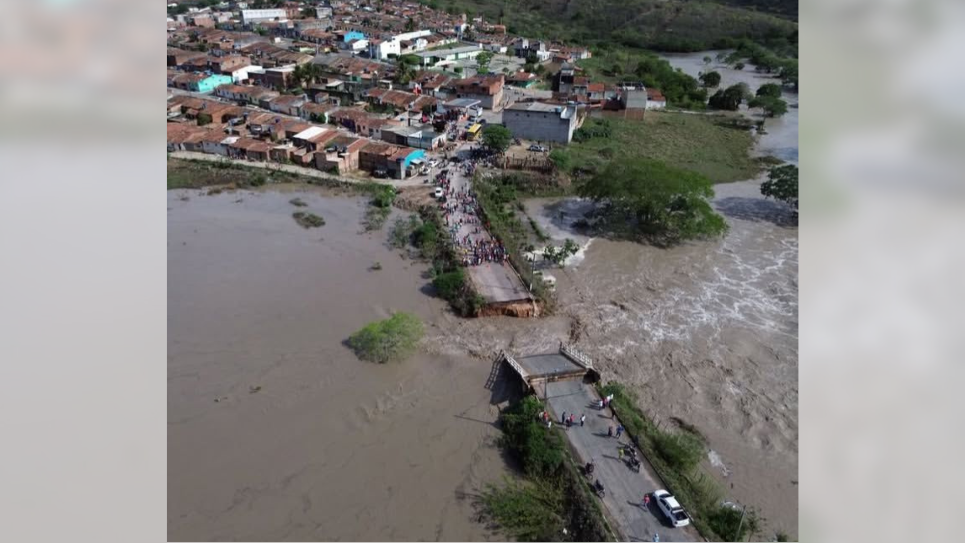 Ponte desaba e isola município no Agreste de Pernambuco após fortes chuvas