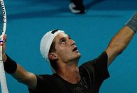 Doente, tenista passa mal, recebe penalidade e é eliminado de torneio