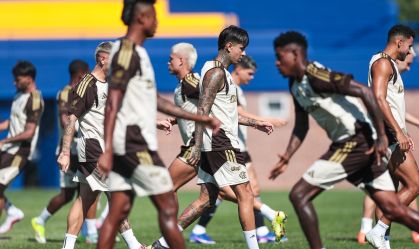 Flamengo treina antes da partida contra o Lanús