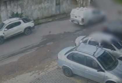 Policial é preso por atropelar e matar cães com viatura em Manaus