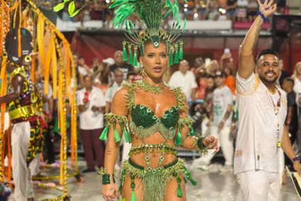 Virginia Fonseca estreia na Sapucaí
