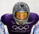 COI barra capacete em homenagem à guerra na Ucrânia na Olimpíada