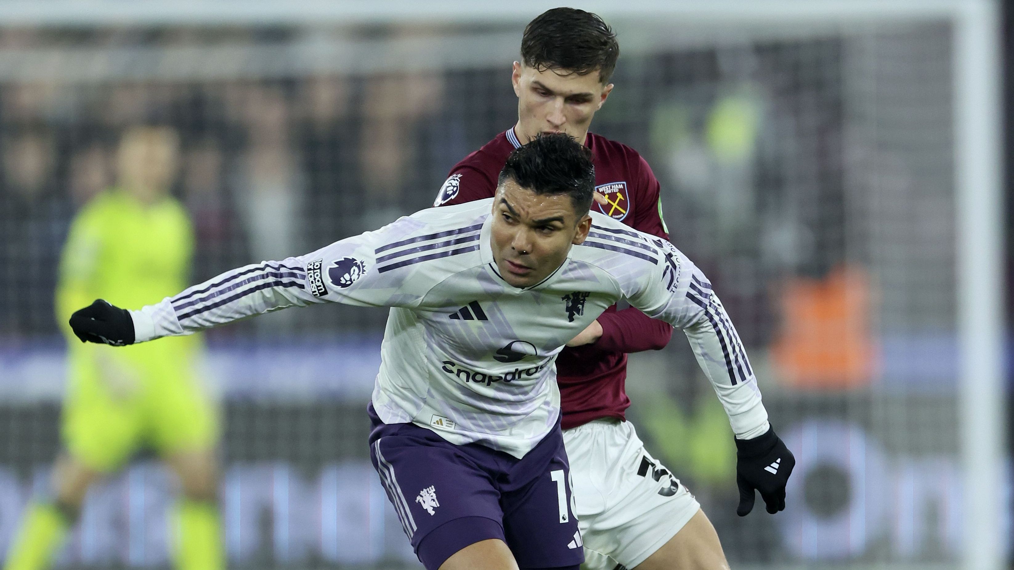 Disputa de bola em West Ham x Manchester United