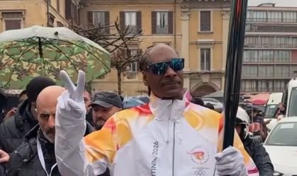 Snoop Dogg, rapper norte-americano, participou do revezamento da tocha olímpica antes da abertura dos Jogos de Inverno.