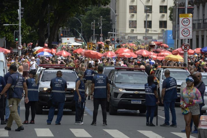 Segundo a SEOP, quase cinco toneladas de itens não permitidos nos blocos foram recolhidas e encaminhadas a depósitos públicos. • Reprodução/SEOP