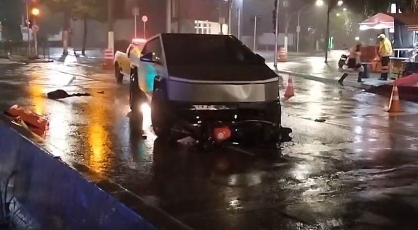 ACIDENTE TESLA 9 DE JULHO