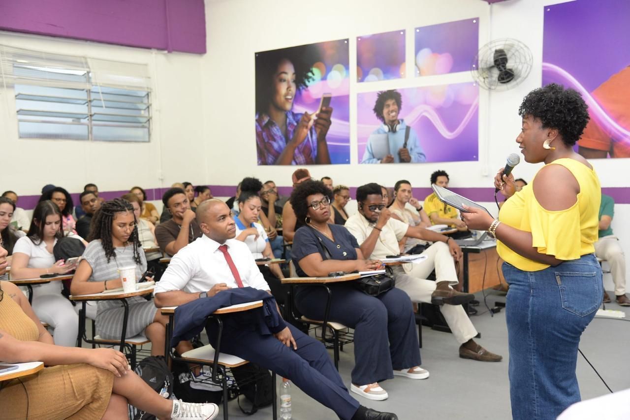 Alunos em sala de aula na Universidade Zumbi dos Plamares