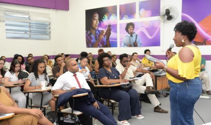 Alunos em sala de aula na Universidade Zumbi dos Plamares