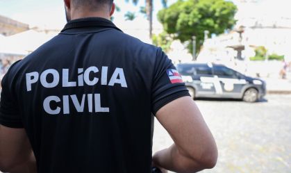 Polícia Civil cumpre mandados contra suspeitos de extorsão a turistas no Farol da Barra em Salvador