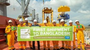 Primeira remessa de soja brasileira é enviada a Bangladesh