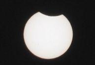 Eclipse solar é visto do hemisfério sul com "anel de fogo"; veja imagens