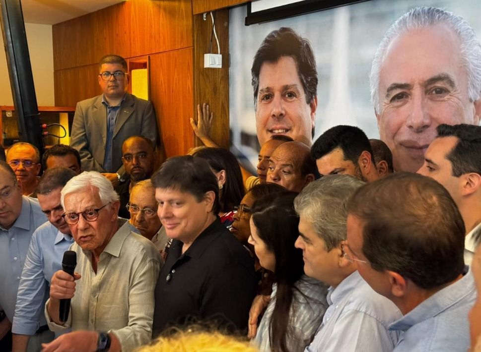Diretório estadual do MDB-RJ durante a recondução de Washignton Reis ao cargo de presidente estadual do partido • CNN Brasil