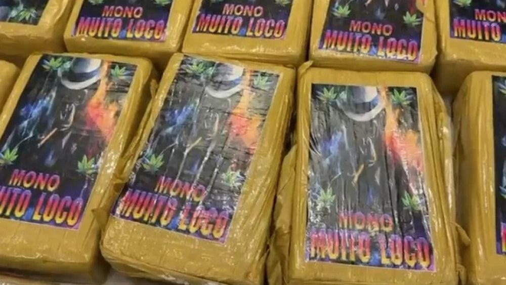 Homem tenta subornar PM e é preso com pacotes de 'drogas gourmet'