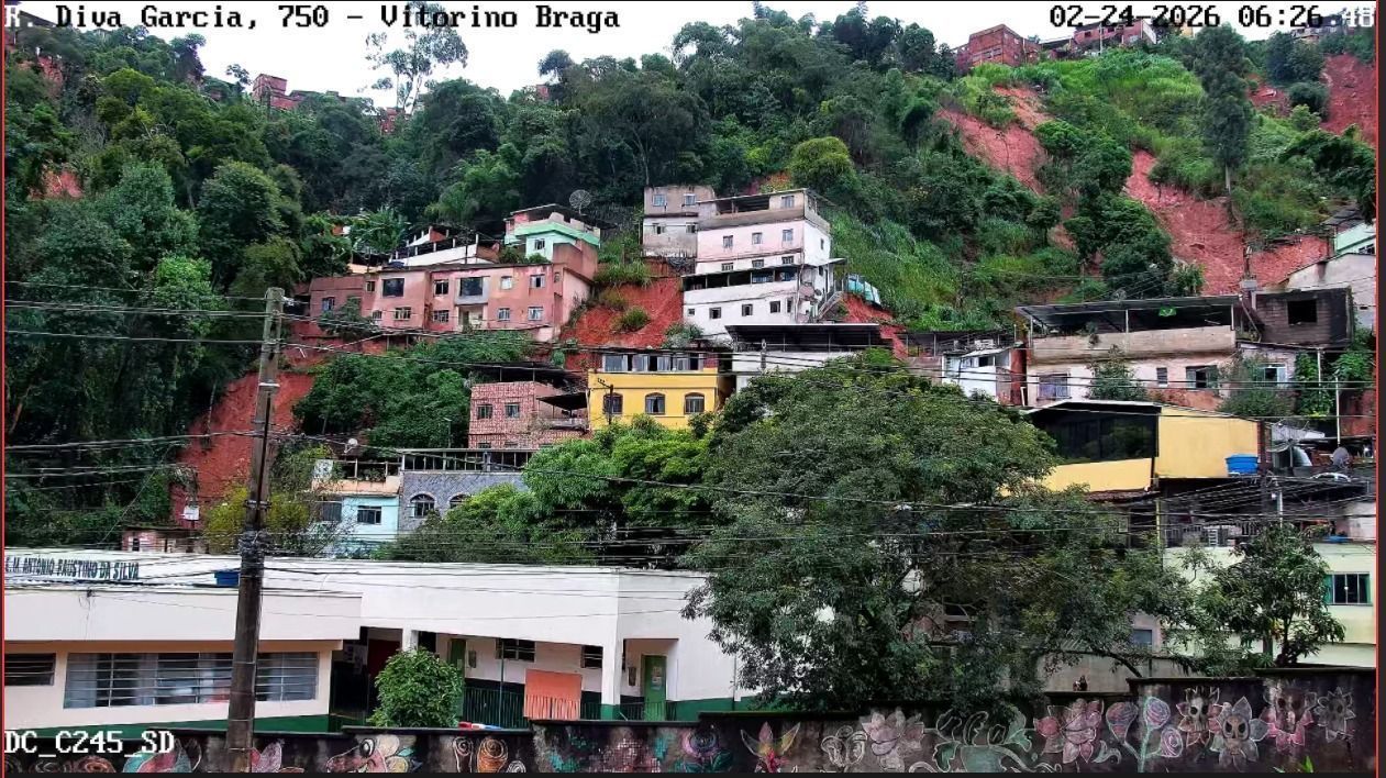 Bairro do Morro do Cristo em Juiz de fora após recorde histórico de chuvas