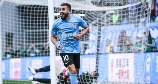 Meio-campista marroquino Zakaria Labyad está livre no mercado e é alvo do Corinthians.