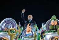 Desfile sobre Lula vira alvo da oposição; governistas falam em ato cultural