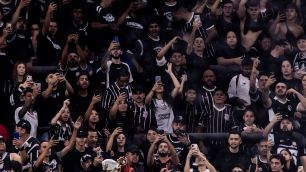 TEMPO REAL: Corinthians e Bragantino se enfrentam pelo Brasileiro; acompanhe