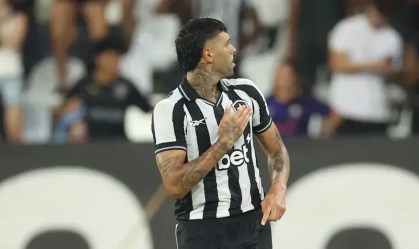 Alexander Barboza, do Botafogo, em partida do Carioca.