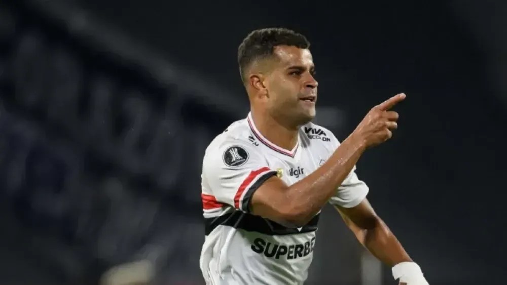Alisson marcou o gol da vitória tricolor contra o Talleres.