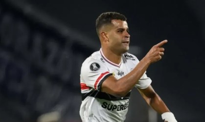 Diretor do São Paulo abre o jogo sobre imbróglio com Alisson e Corinthians